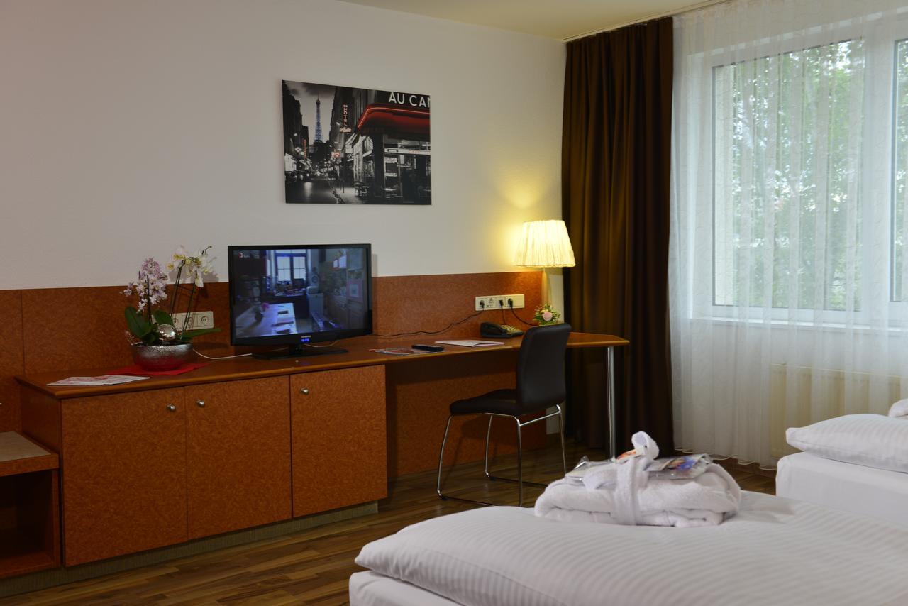 Michel Hotel Frankfurt Airport Рюссельхайм Экстерьер фото